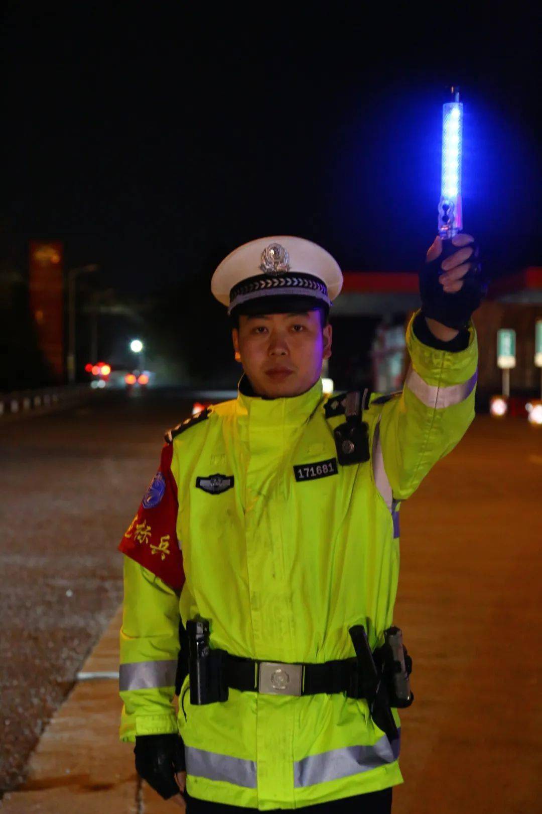 新时代湖南向上向善好青年何志强星光不负赶路人他亦不负星光