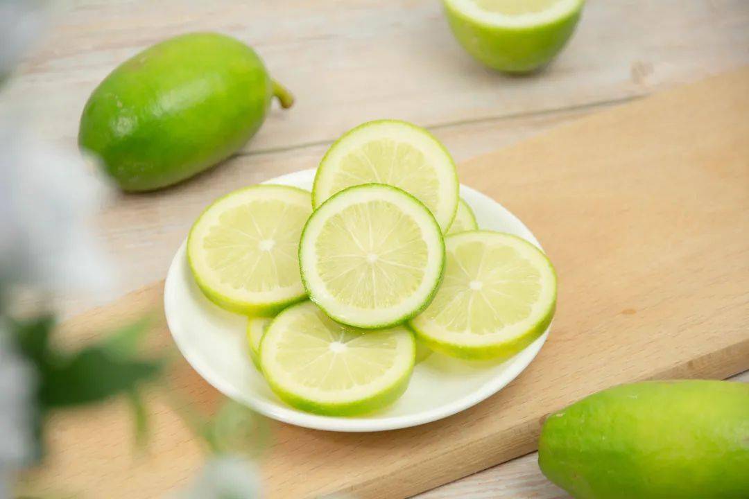 一秒爱上喝水这颗子弹头香水柠檬67酸中带甜清香无涩感不仅让你喝到