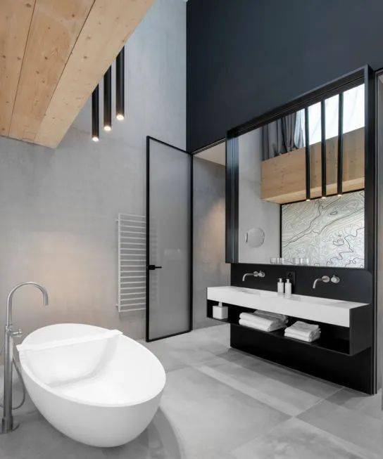 ��������ʿ���Ƶ꣬����BIG����ƣ��ݻ��Ƶ��һ������