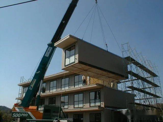 笔记《一组泰国出口日本的模块化房屋图片》_标准_壁垒_建筑