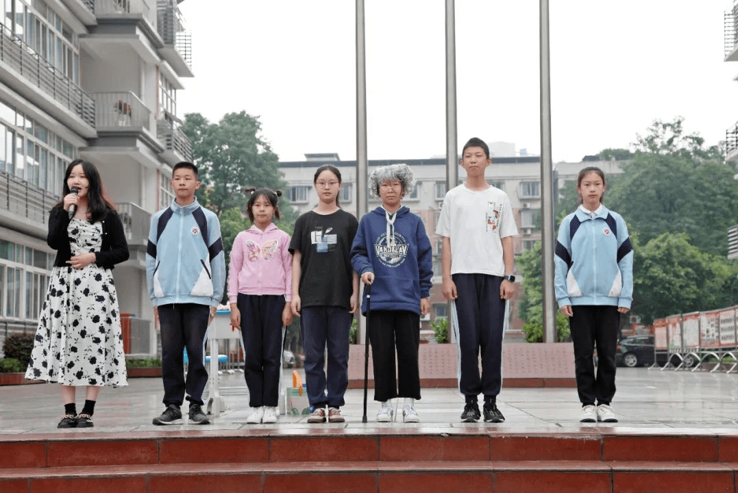 家校社协同 重庆杨家坪中学b区探索打造全新升旗礼_九龙坡区_活动