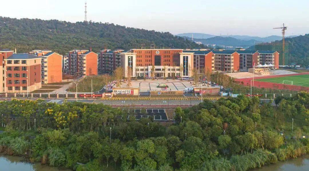 在郴雅复读这些孩子终于实现大学梦