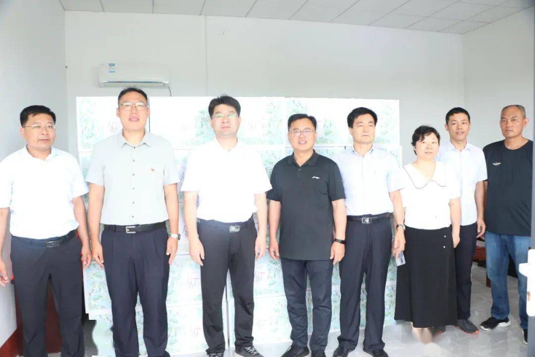 镇党委书记王志远,党委副书记,政法委员焦安峰参加.28