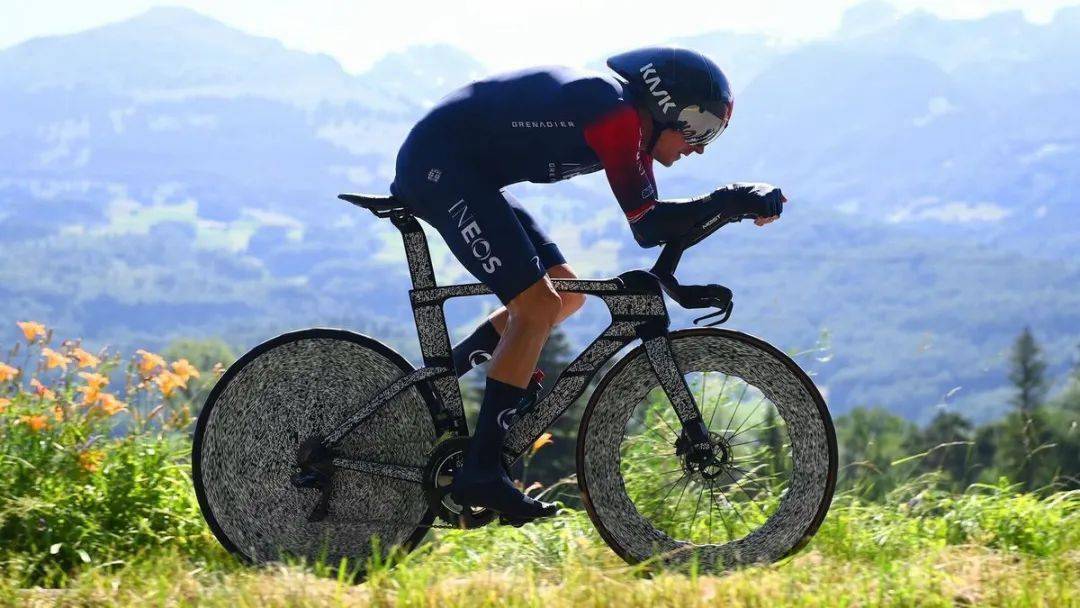 pinarello推出新款tt车bolidef即将亮相环法赛场