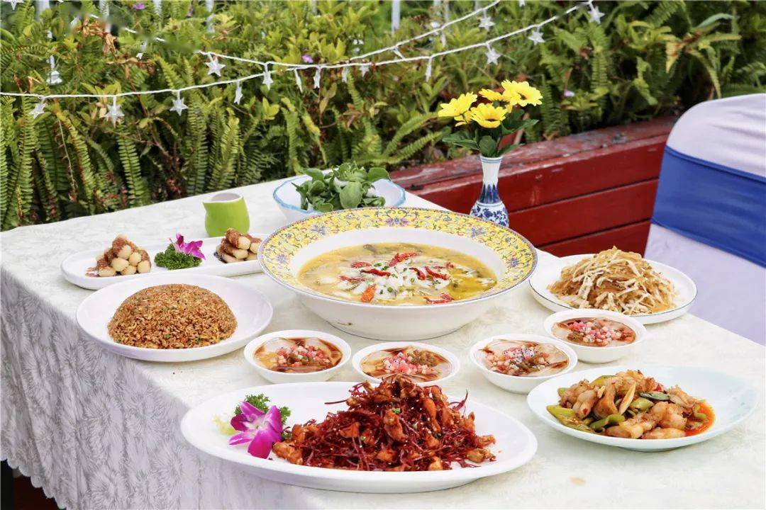 【锦苑食色·地道川菜龙虾馆·无需预约】眺望深圳繁华夜景!