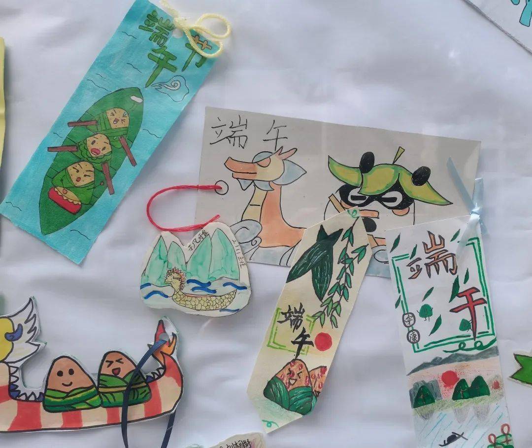 书签通过此次寓教于乐的特色作业,引导同学们了解,认识,喜爱端午节这