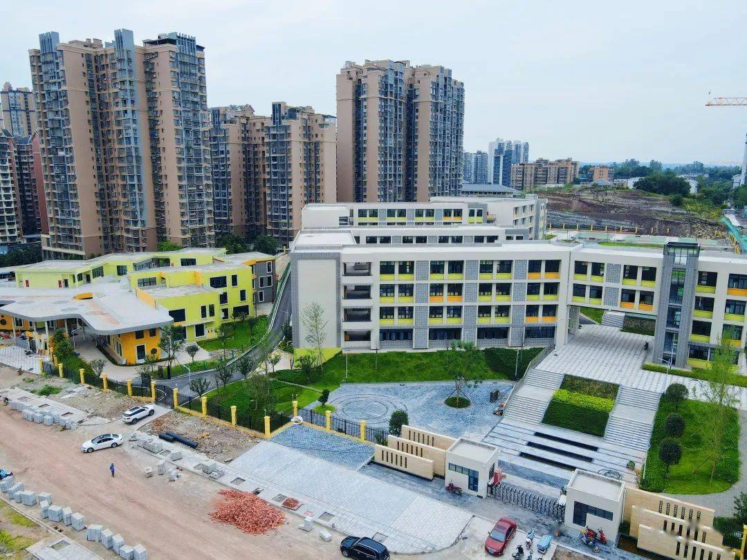 你一直关注的威远这所学校招生,另外还有._教育_幼儿园_花城