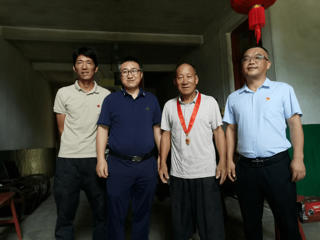 南平华厦眼科医院党支部党员等一行,专程前往樟湖镇武步村联合开展"