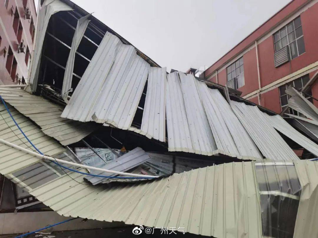 广东潮州遭龙卷风袭击 铁皮碎屑满天飞 ＊ 阿波罗新闻网