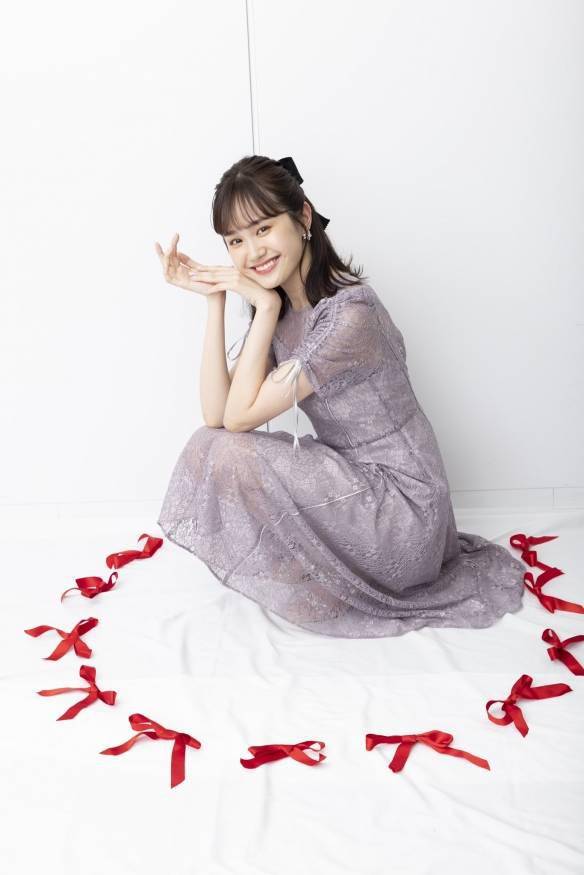 感受到初恋微甜少女尾碕真花清新天然处处惊喜