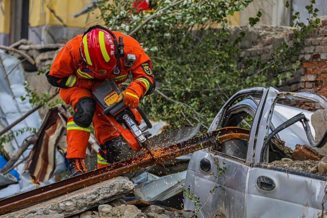 影像记西宁消防参加青海2022地震灾害综合实战演练