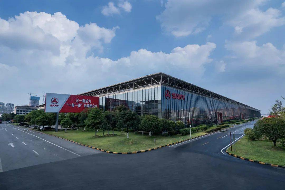 三一重工,有目前全球最先进的"灯塔工厂",工厂里的"人机料法环测"6大