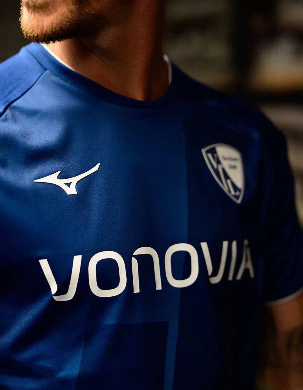 美津浓发布波鸿202223赛季主客场球衣