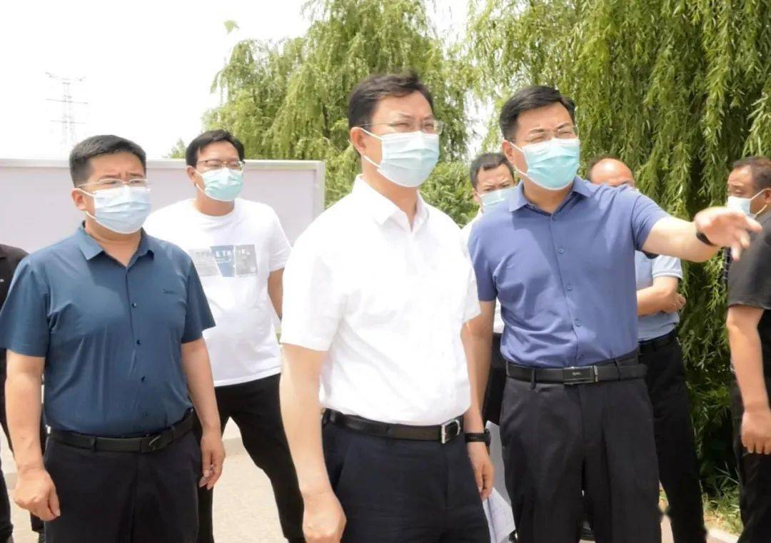 6月28日,南和区委副书记,政府区长张守锋主持召开2022年防汛抗旱指挥