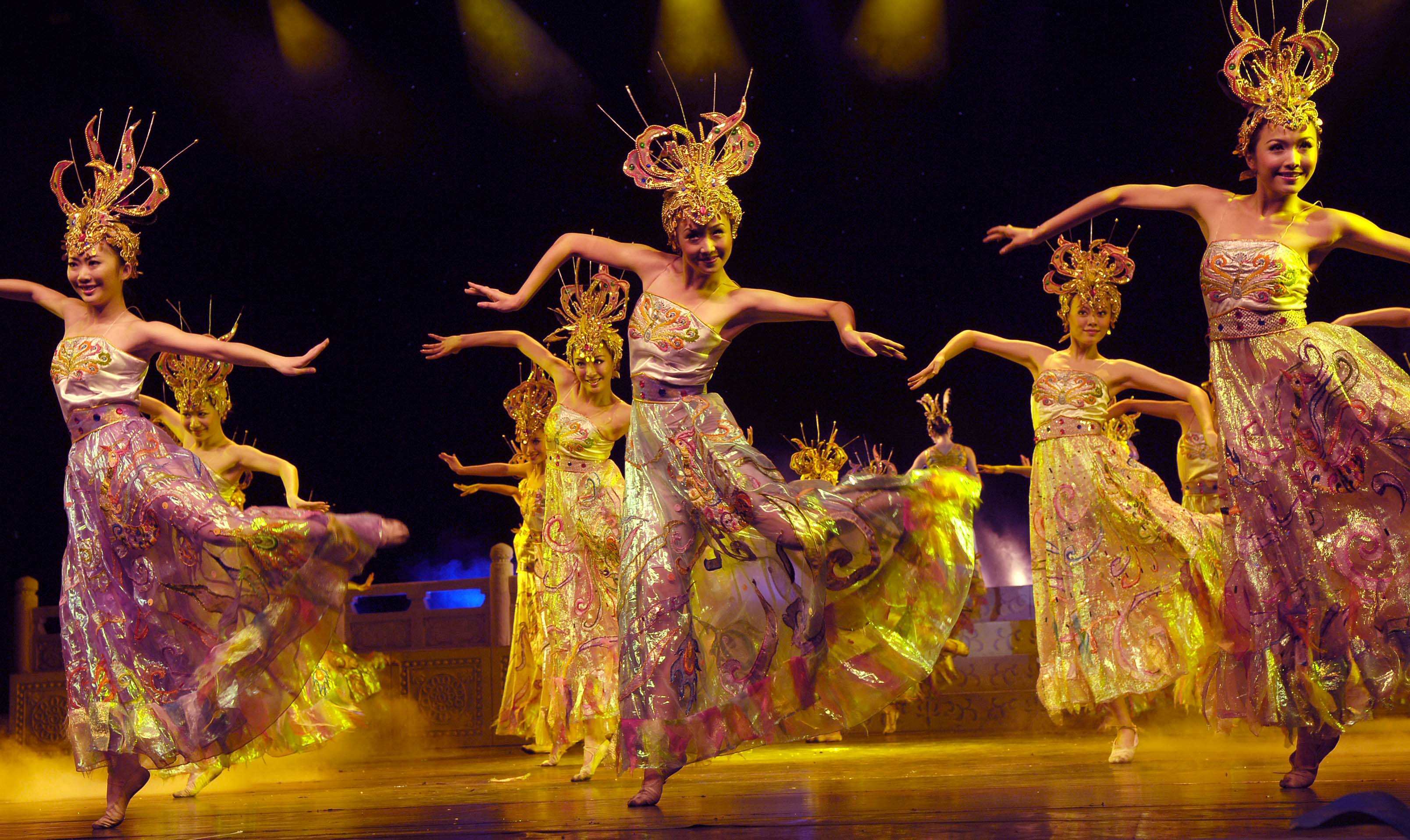 四川歌舞剧院表演《霓裳羽衣曲》唐之后,中国的音乐发展步入了停滞