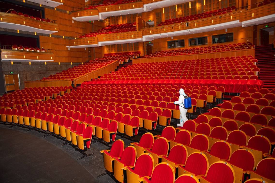 上海剧场的灯又亮了!今晚,我们一起看戏_演出_观众_文化广场