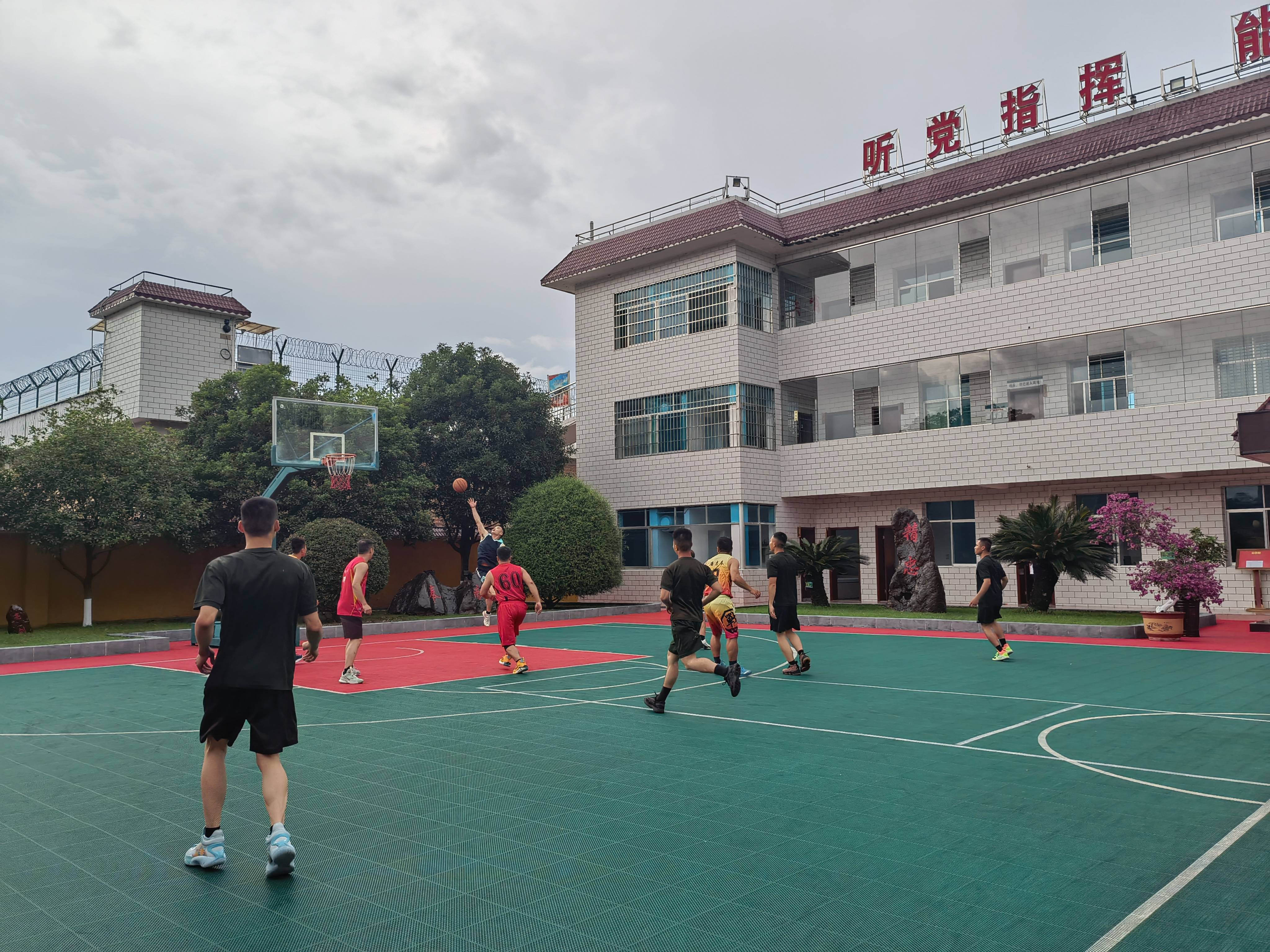 雷波县武警中队图片