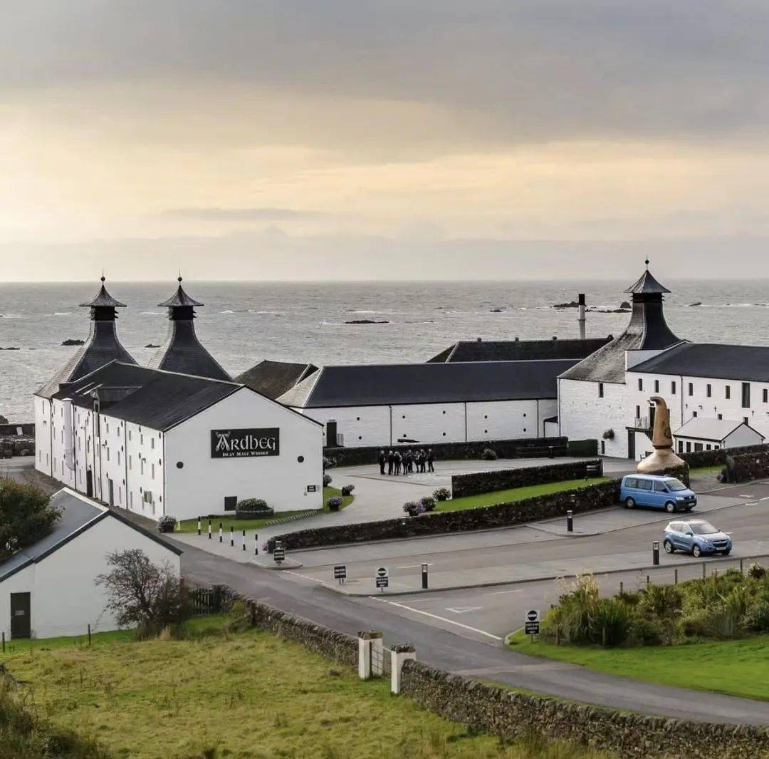 重磅|价值1600万英镑的单桶威士忌打破世界记录_阿贝_酒桶_私人