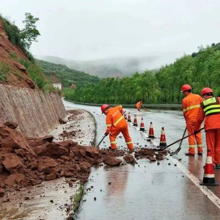 【防汛保畅】平凉公路发展中心：闻“汛”而动 全力抢险保畅通工作巡查养护 0463