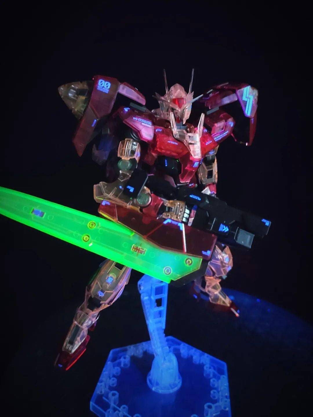 闪光的石榴石:mg三红彩透00r制作_公众_荧光_来稿