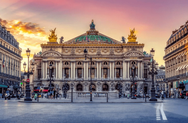 巴黎永远的传奇，走近加尼叶歌剧院，与剧院幽灵相遇~_Opera_大厅_楼梯