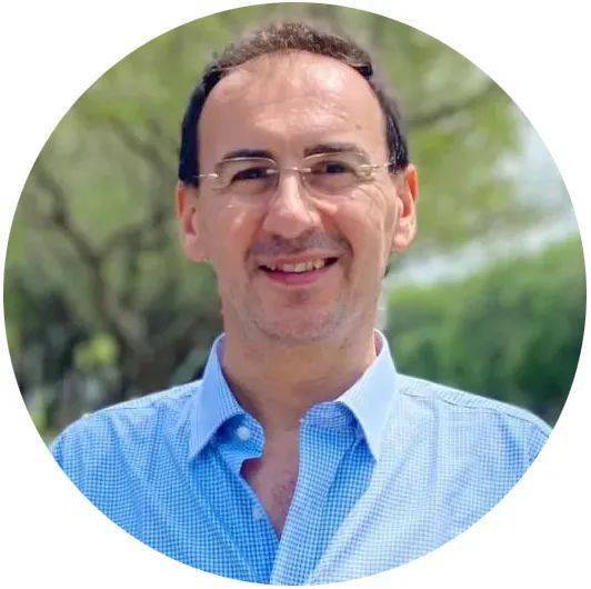 毕罗简介谢昌晶书记为毕罗教授颁发聘书谢昌晶在致辞中代表学校对毕罗