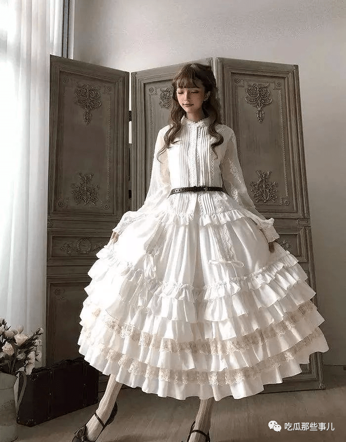 b站洛丽塔大哥7月直播走光,目前账号封禁中!_时候_身材_衣服