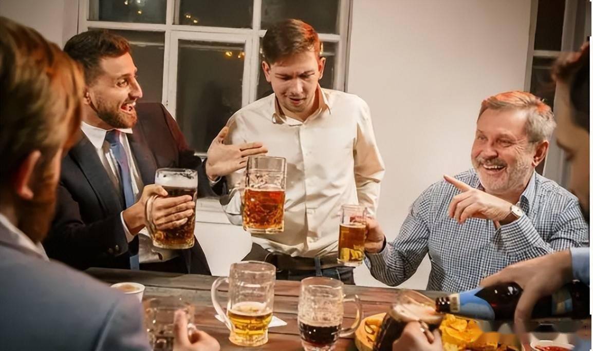 无论混得好坏,也别参加这6种酒局,你无需讨好任何人_双沟_场面_饭局