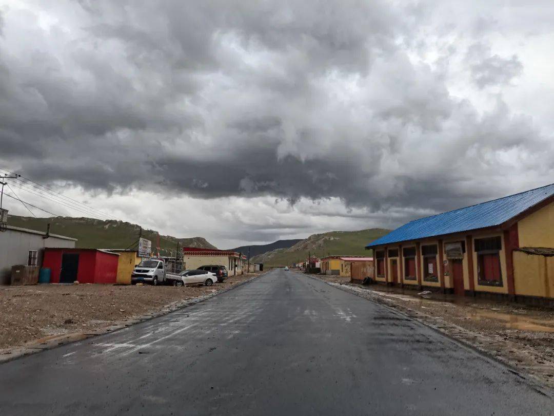 二治公路索加乡实现通油路!67_治多_工作_建设