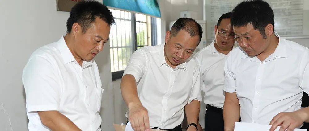 溆浦事｜郑湘以“四不两直”方式到乡镇督查巩固拓展脱贫攻坚成果同乡村振兴有效衔接突出问题排查整改工作_帮扶_监测_低庄镇