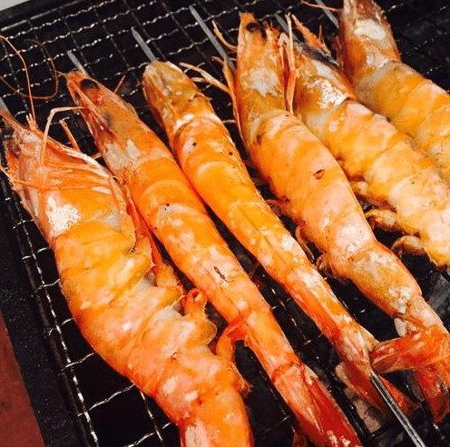 蹿红全网的锦州烧烤,白衣社区也有了,啤酒烧烤特色菜,在这个夏天yyds