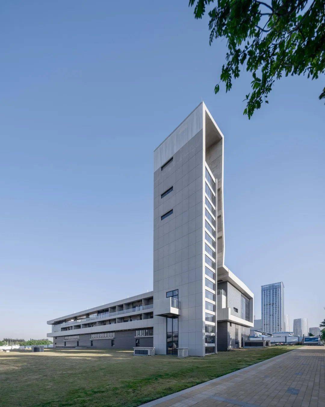 新作风帆与利刃深圳前海消防站建筑设计zzstudio