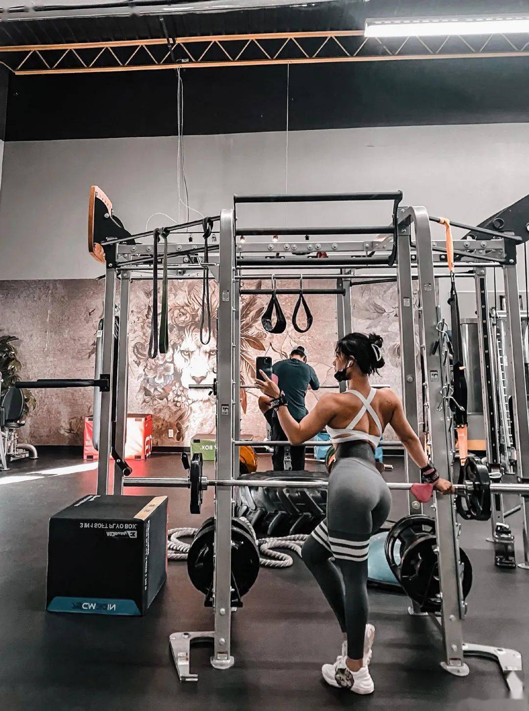 爱健身的加拿大华裔小姐姐