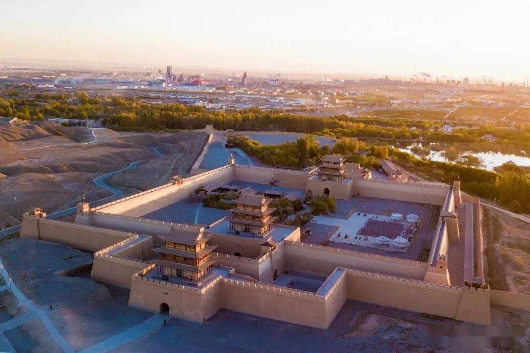 跟着地名游陇原登西陲雄关走丝绸古道