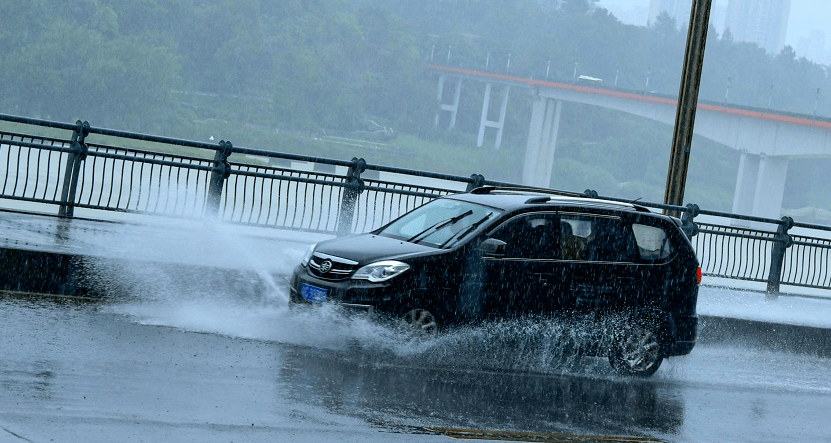 有雨▲突然降雨,朋友圈一片欣然景象到处是关于骤降大雨的消息朋友圈