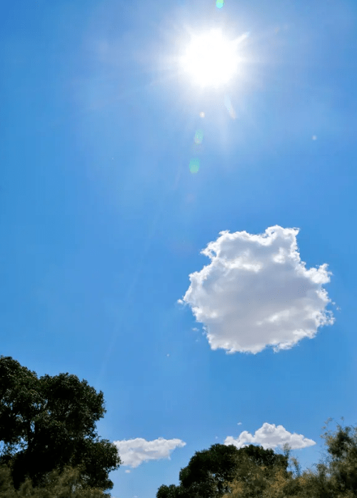 骄阳似火图片天空图片