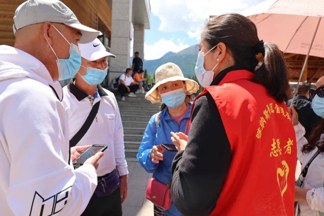 新疆喀纳斯景区旅游局局长：单日接待人数破纪录，将升级应对预案