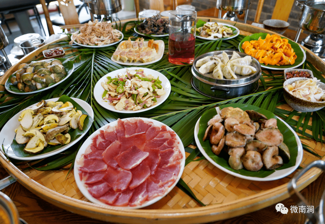 云南野生菌频频出圈火把节将至主播小崔带你去品尝一波菌子宴