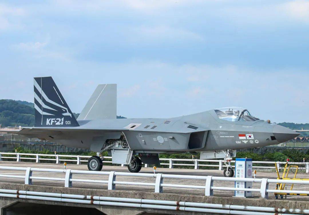 韩国kf-21战斗机首飞_美媒:乌方击落一架俄军苏-35战机_公司_系统