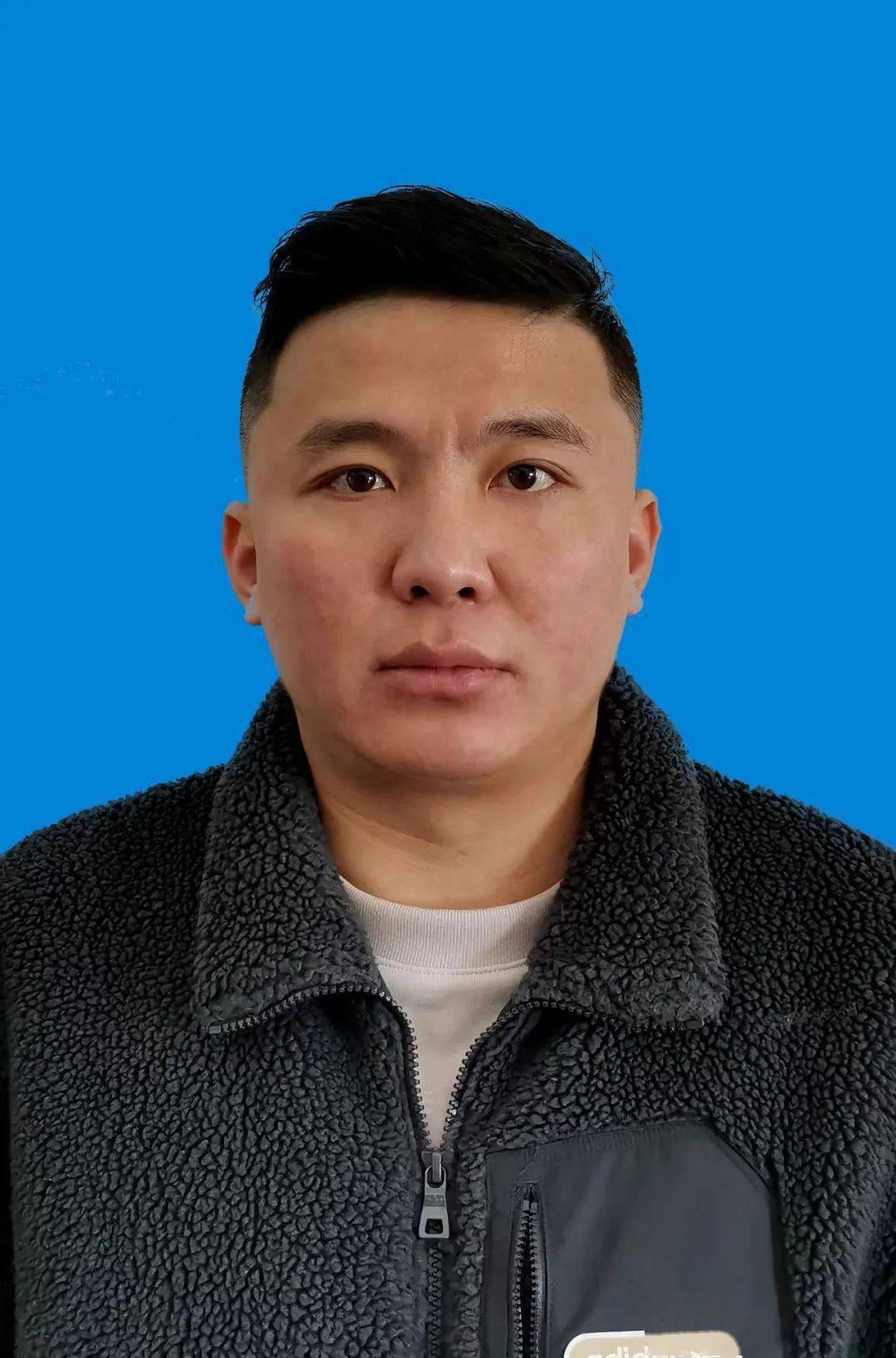 乌审旗维佳特尚品酒店总经理北疆网上好青年2402号阿云嘎退役军人