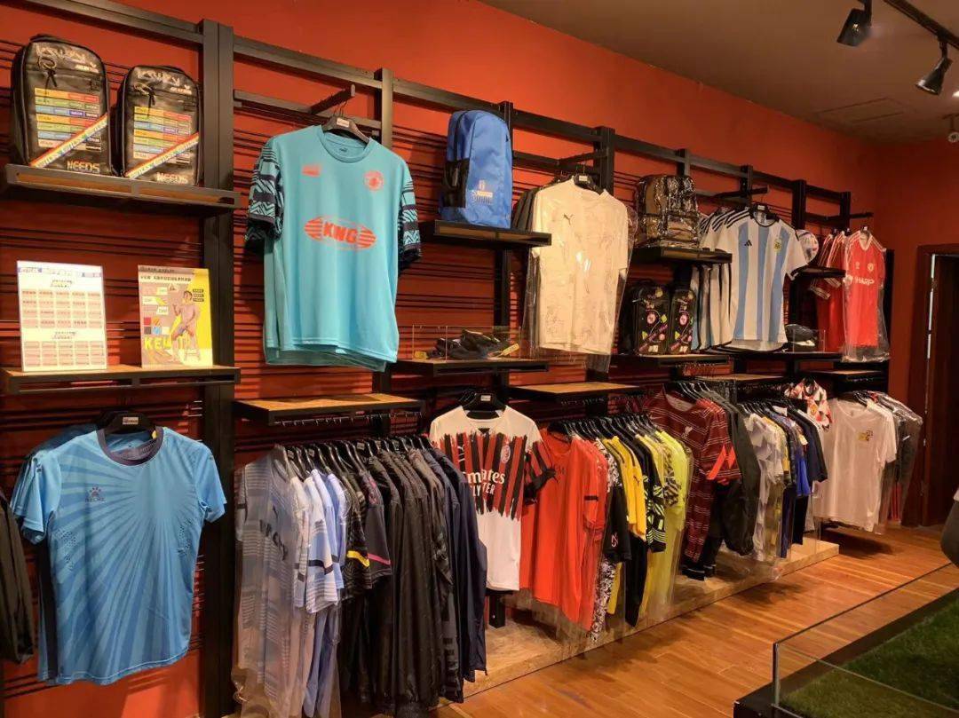 通知天朗足球成都玉沙店营业时间调整上午10点半至晚上9点整成都金沙