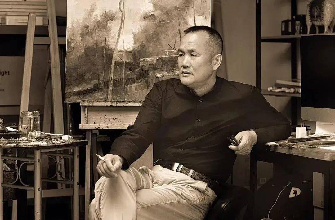 江苏省当代艺术研究会理事,无锡市美术家协会理事,宜兴市油画学会会长