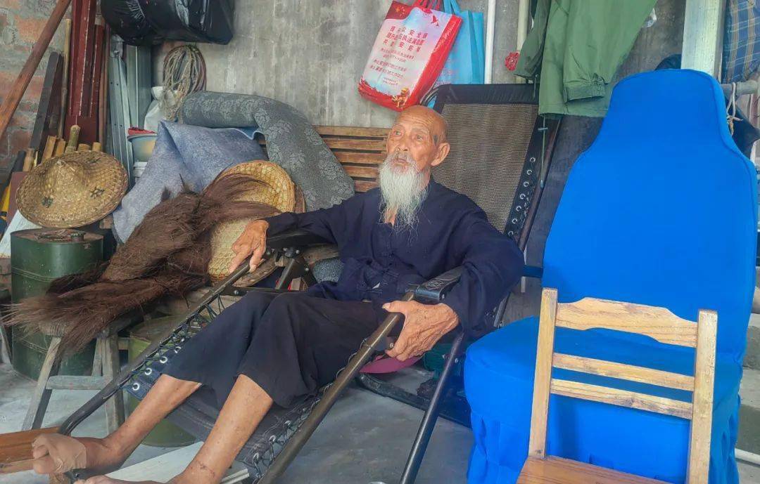 记者搜索发现,除了黄全德,还有黄月创,黄六四等渔民也被大家传为20元