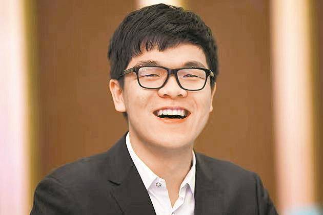 这时,我想起了领队梁伟棠九段之前跟我说的一句话——联赛登顶,是每个