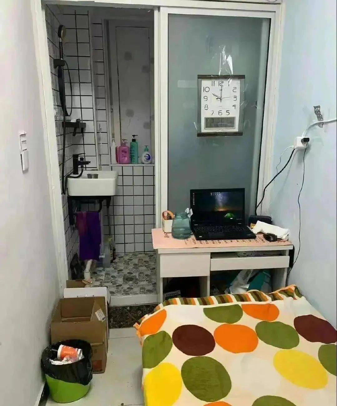 上海情侣5m05出租屋照片曝光戳穿了多少人不敢说出口的真相