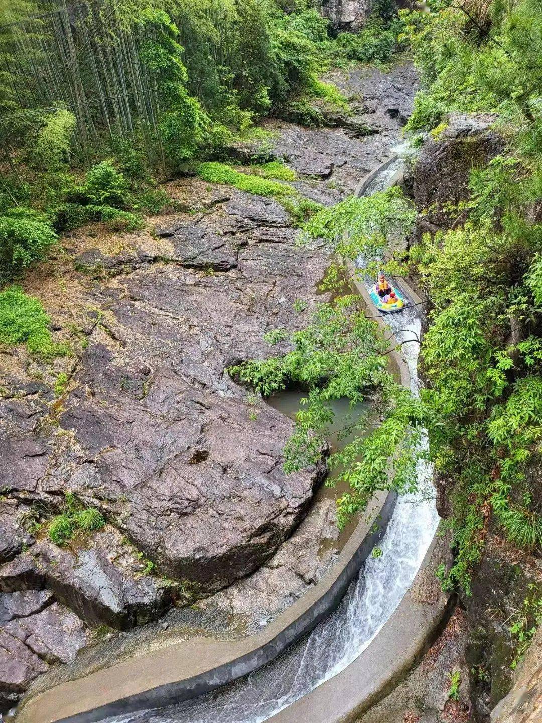 夏日炎炎,峡谷漂流才是yyds!_江南_临海_山林