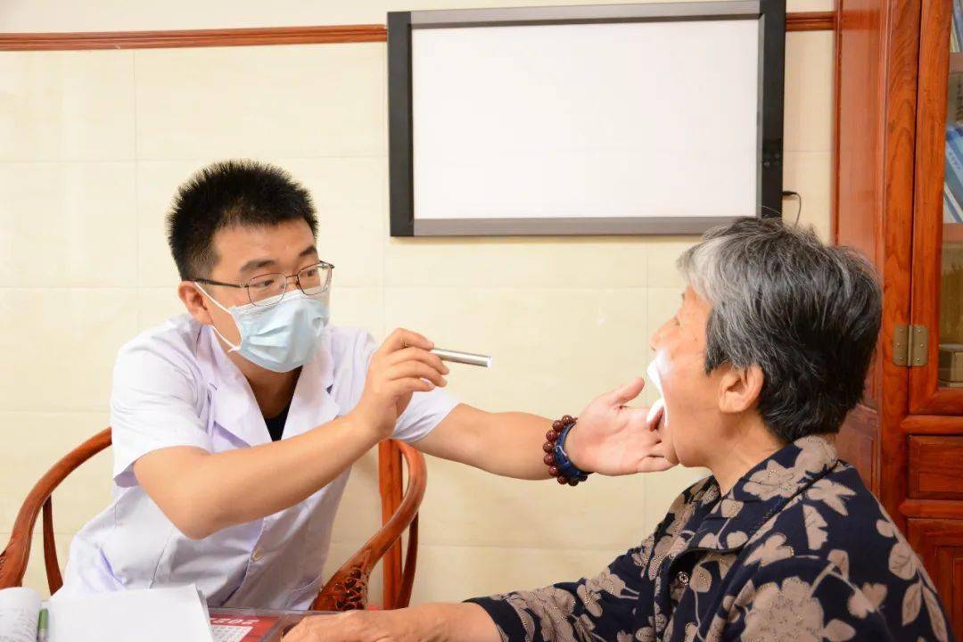 魏震坐诊地址:中医院门诊二楼 治未病科专家简介:魏震,北京中医药大学