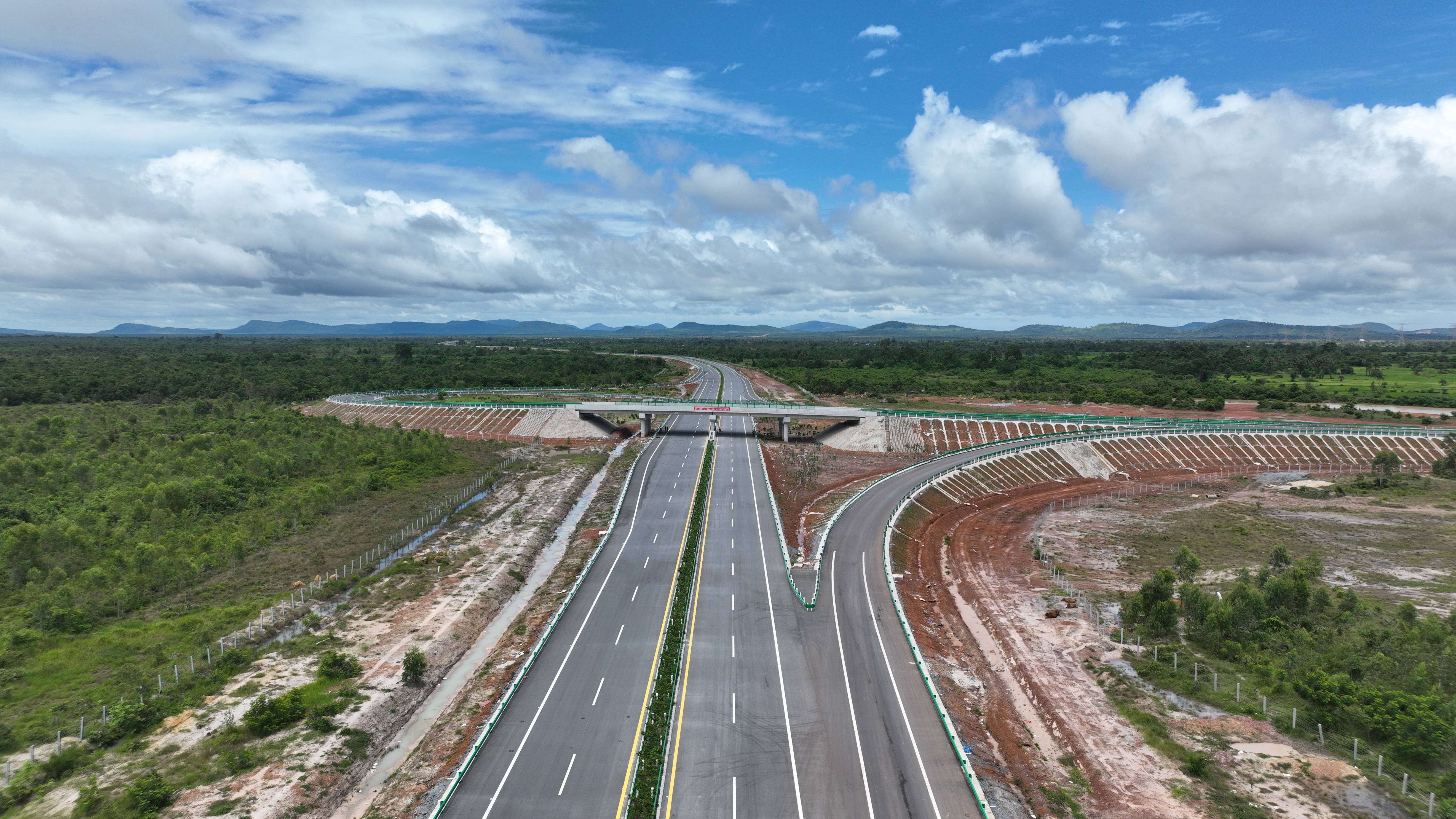 通讯:金港高速公路项目助力柬埔寨基建人才成长
