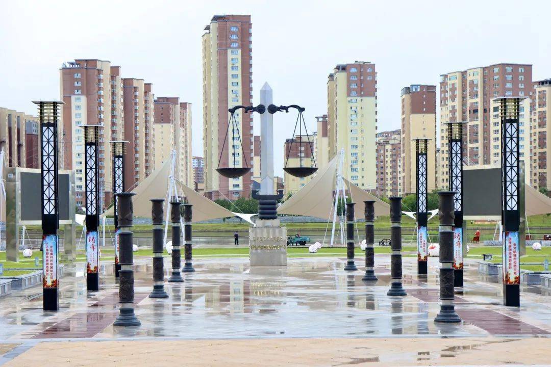 呼伦贝尔市法治文化广场普法学法靓丽名片