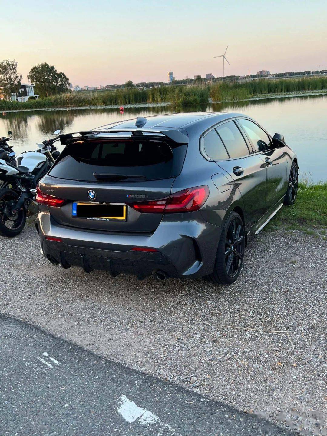 2022款宝马m135i搭配众多mperformance高性能配件